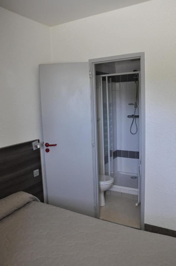 Henri 4 Hotel Rostrenen Bagian luar foto